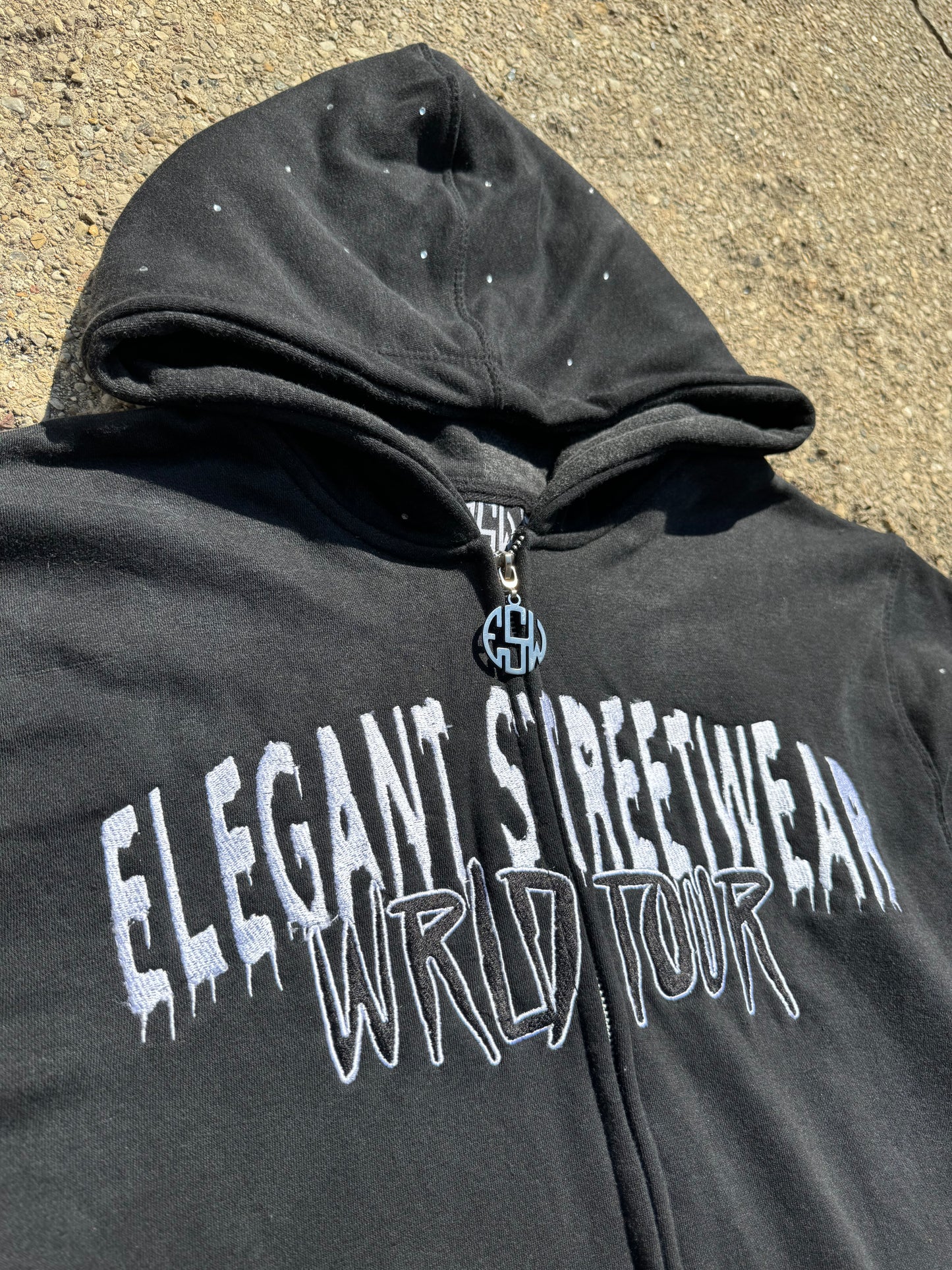 “Reach for the stars” zipped hoodie( black )